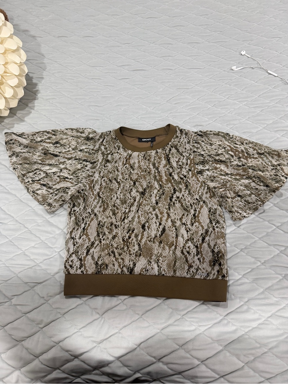 DKNY Snake Print Flutter Sleeve Top – XS